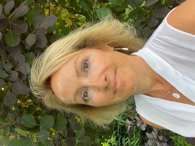 Isabelle, psychopraticienne et thérapeute systémique